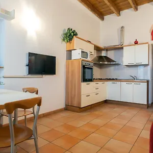 cozy-apt-near-aeroporto-milano-linate.italymilanhotels.net/